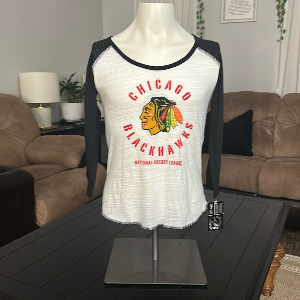 NHL Chicago Blackhawks Raglan Top - Black and White Size M